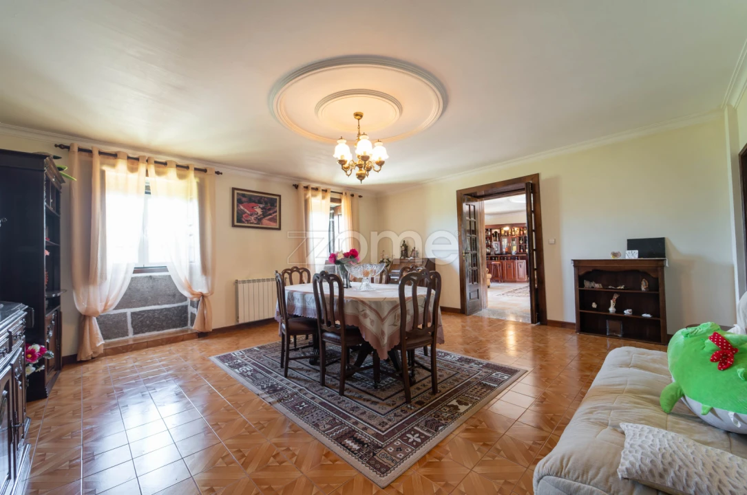 Moradia T5 para Venda em Gondufe Foto 12