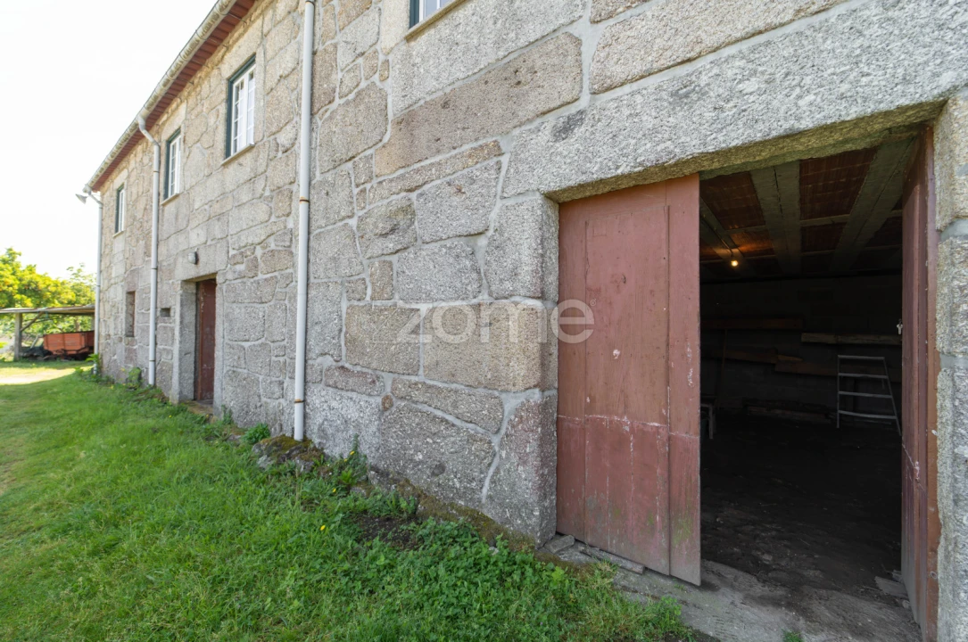 Moradia T5 para Venda em Gondufe Foto 45