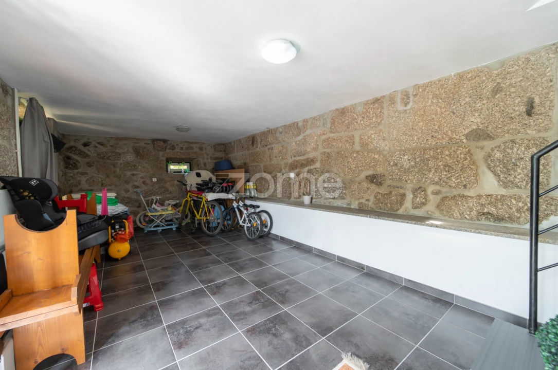 Moradia T5 para Venda em Gondufe Foto 32