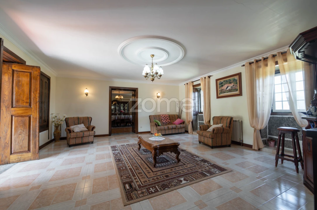 Moradia T5 para Venda em Gondufe Foto 14