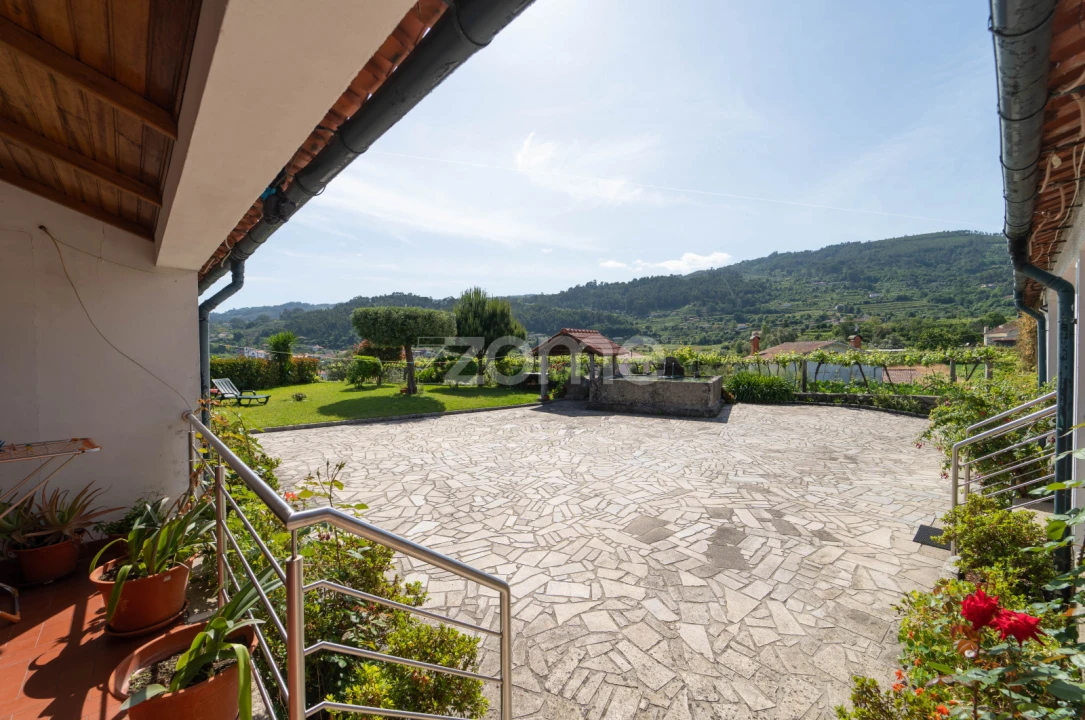 Moradia T5 para Venda em Gondufe Foto 5