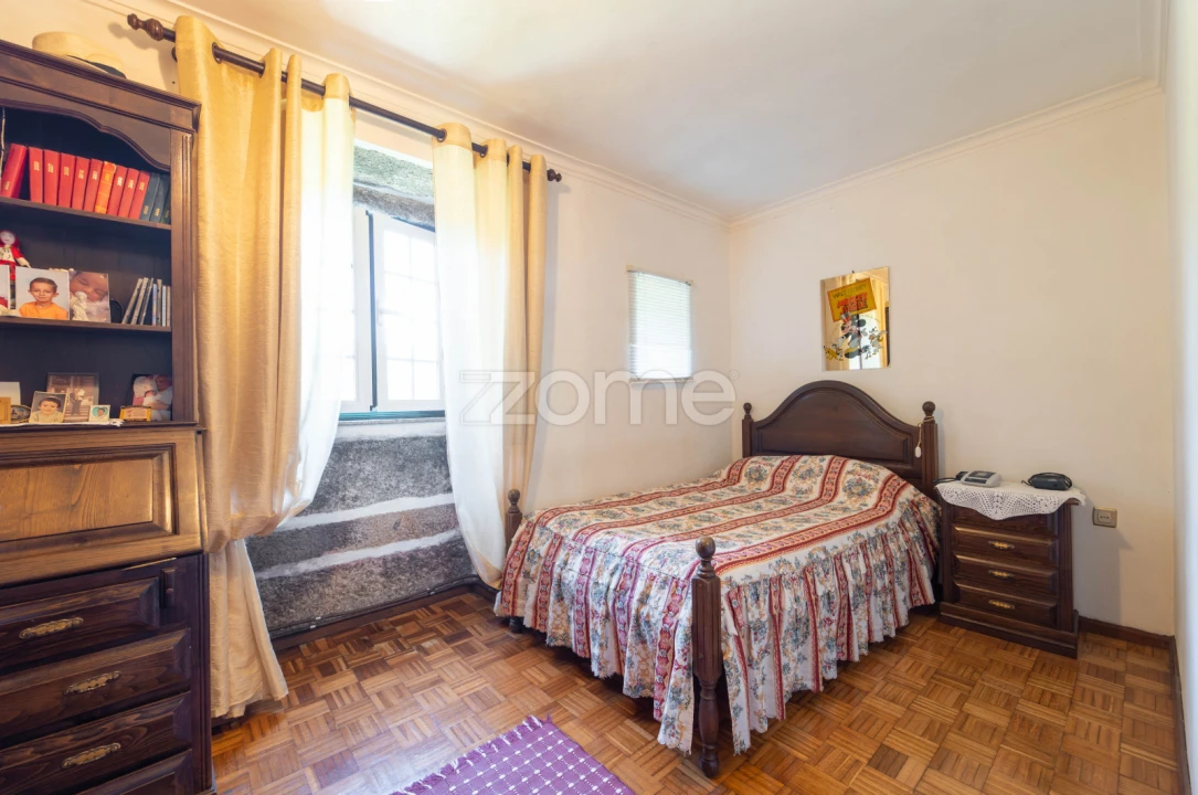 Moradia T5 para Venda em Gondufe Foto 26