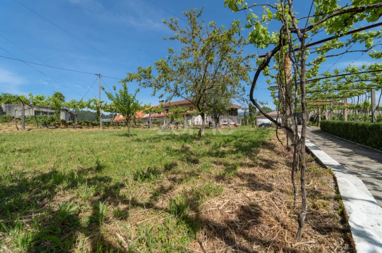 Moradia T5 para Venda em Gondufe Foto 50