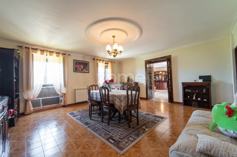 Moradia T5 para Venda em Gondufe Foto 12