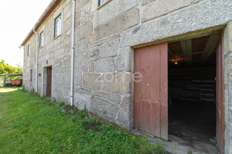 Moradia T5 para Venda em Gondufe Foto 45