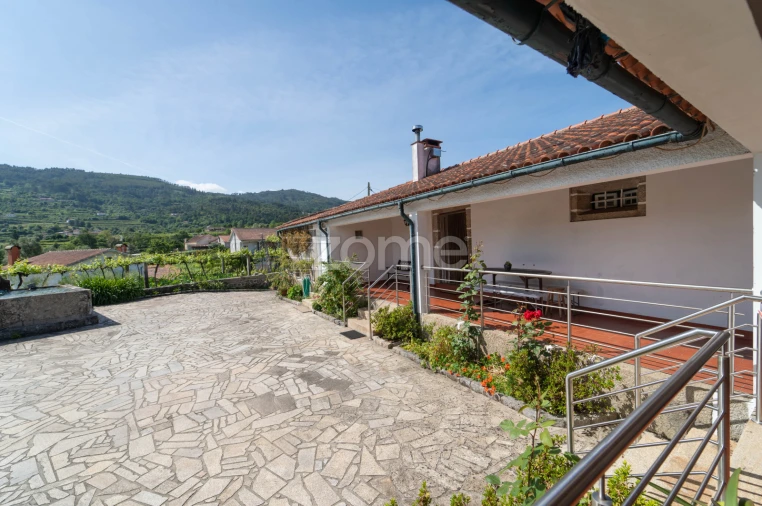 Moradia T5 para Venda em Gondufe Foto 7