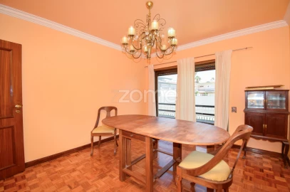Moradia T6 para Venda em Carcavelos e Parede