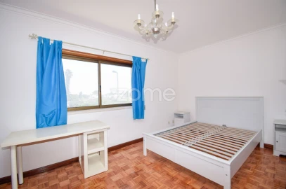 Moradia T6 para Venda em Carcavelos e Parede