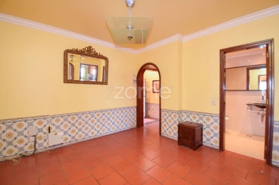 Moradia T6 para Venda em Carcavelos e Parede