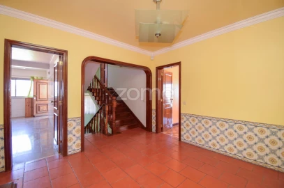 Moradia T6 para Venda em Carcavelos e Parede