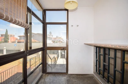 Moradia T6 para Venda em Carcavelos e Parede