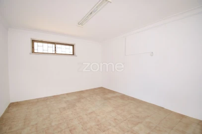 Moradia T6 para Venda em Carcavelos e Parede