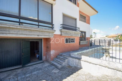 Moradia T6 para Venda em Carcavelos e Parede