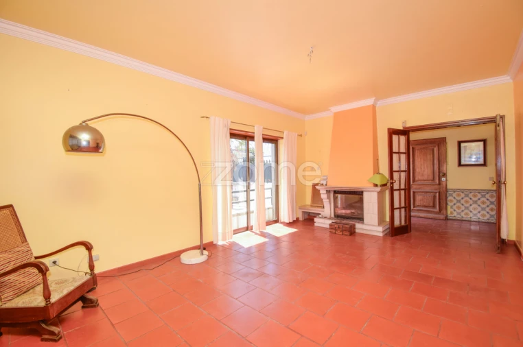 Moradia T6 para Venda em Carcavelos e Parede Foto 10