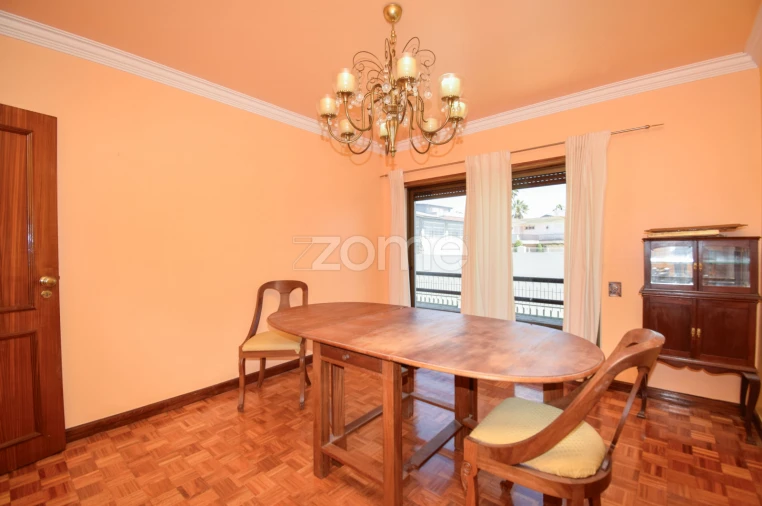 Moradia T6 para Venda em Carcavelos e Parede Foto 13