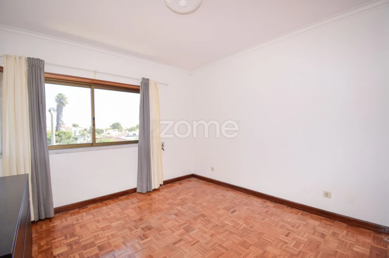 Moradia T6 para Venda em Carcavelos e Parede Foto 18