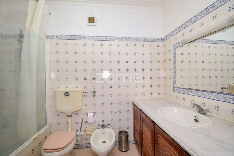 Moradia T6 para Venda em Carcavelos e Parede Foto 25