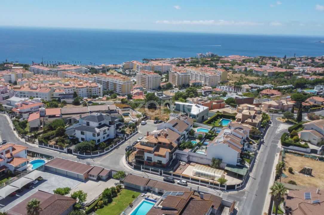 Moradia T6 para Venda em Carcavelos e Parede Foto 1