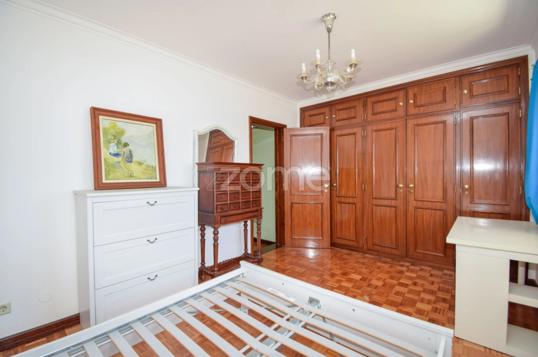 Moradia T6 para Venda em Carcavelos e Parede Foto 16