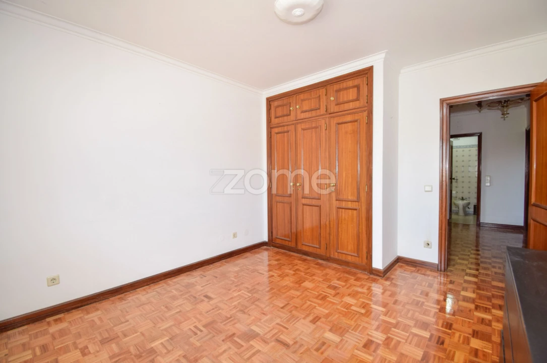 Moradia T6 para Venda em Carcavelos e Parede Foto 19