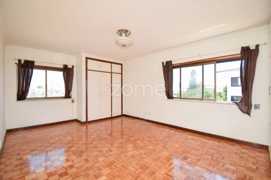 Moradia T6 para Venda em Carcavelos e Parede Foto 20