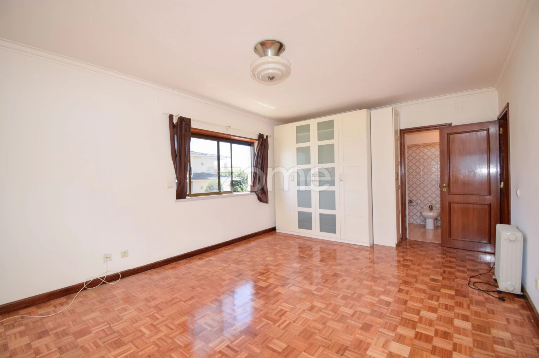Moradia T6 para Venda em Carcavelos e Parede Foto 21