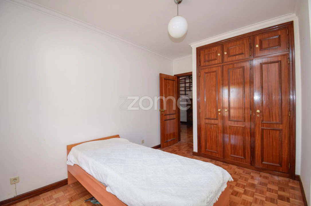 Moradia T6 para Venda em Carcavelos e Parede Foto 24
