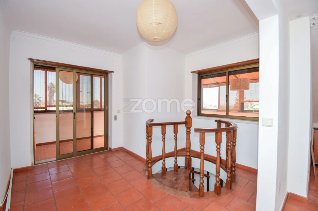 Moradia T6 para Venda em Carcavelos e Parede Foto 27
