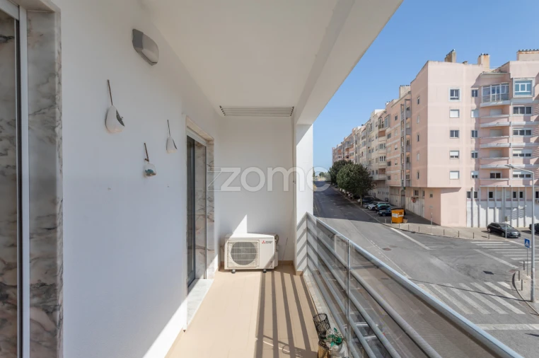 Apartamento T2 para Arrendamento em Algueirão-Mem Martins Foto 21