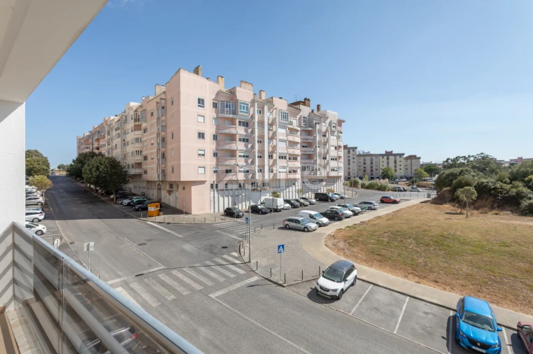 Apartamento T2 para Arrendamento em Algueirão-Mem Martins Foto 34