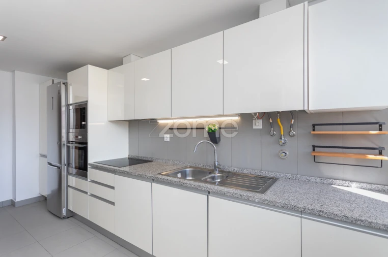 Apartamento T2 para Arrendamento em Algueirão-Mem Martins Foto 9