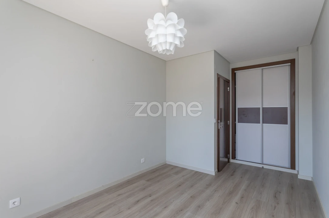 Apartamento T2 para Arrendamento em Algueirão-Mem Martins Foto 14