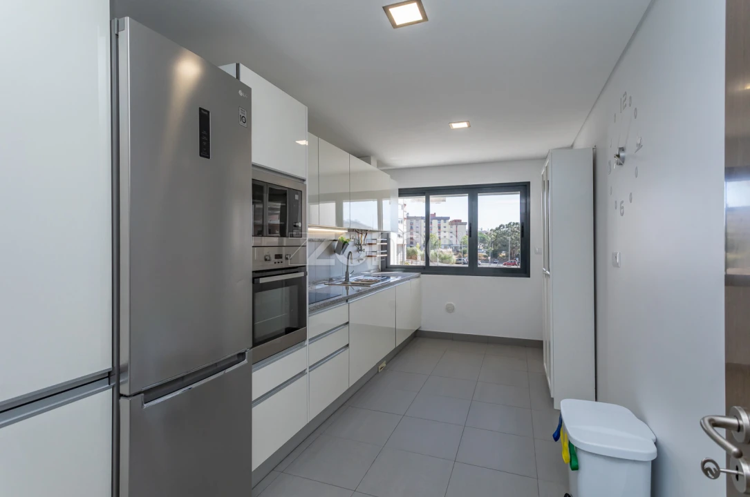 Apartamento T2 para Arrendamento em Algueirão-Mem Martins Foto 10