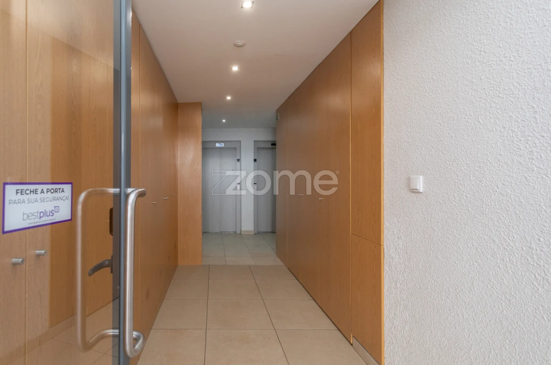 Apartamento T2 para Arrendamento em Algueirão-Mem Martins Foto 24