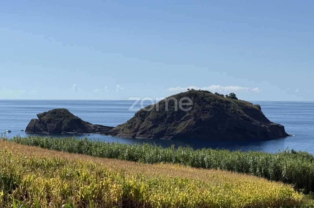 Terreno para Venda em Vila Franca do Campo (São Pedro) Foto 1