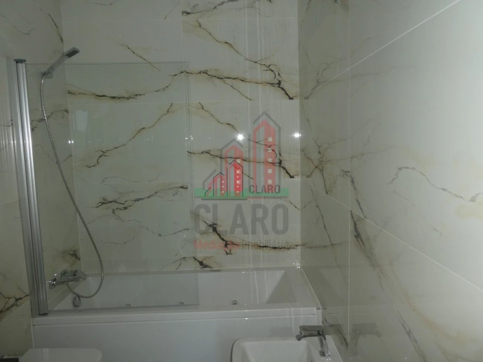 Moradia T4 para Venda em Albufeira e Olhos de Água Foto 32