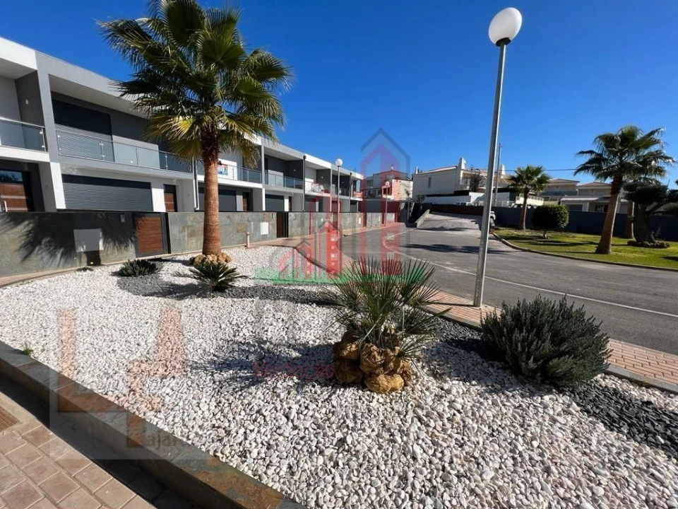 Moradia T4 para Venda em Albufeira e Olhos de Água Foto 46