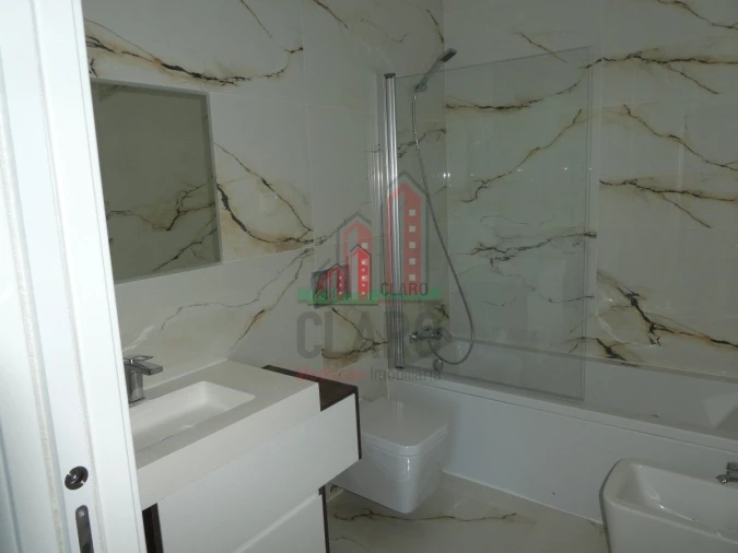 Moradia T4 para Venda em Albufeira e Olhos de Água Foto 30