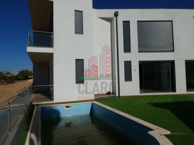 Moradia T4 para Venda em Albufeira e Olhos de Água Foto 5