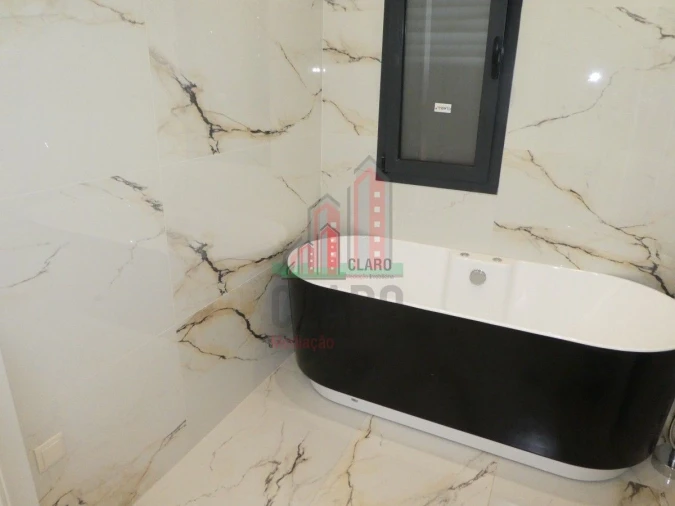 Moradia T4 para Venda em Albufeira e Olhos de Água Foto 37