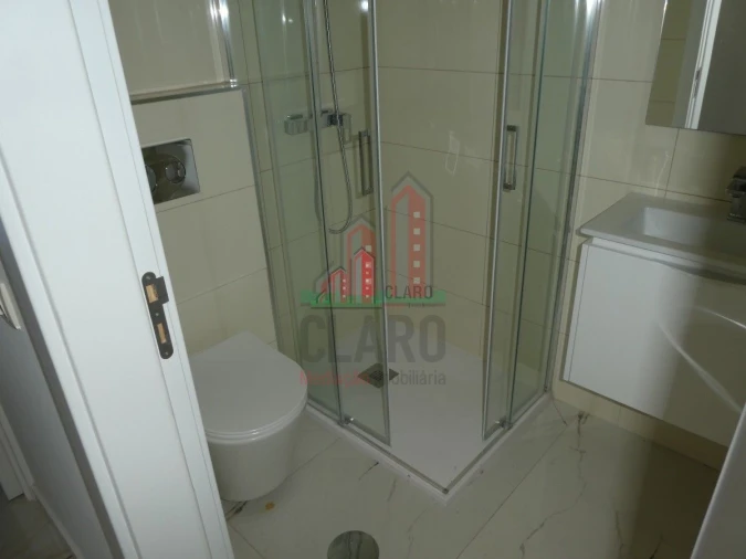 Moradia T4 para Venda em Albufeira e Olhos de Água Foto 26