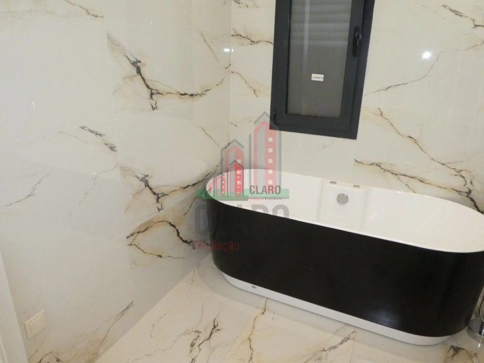 Moradia T4 para Venda em Albufeira e Olhos de Água Foto 37