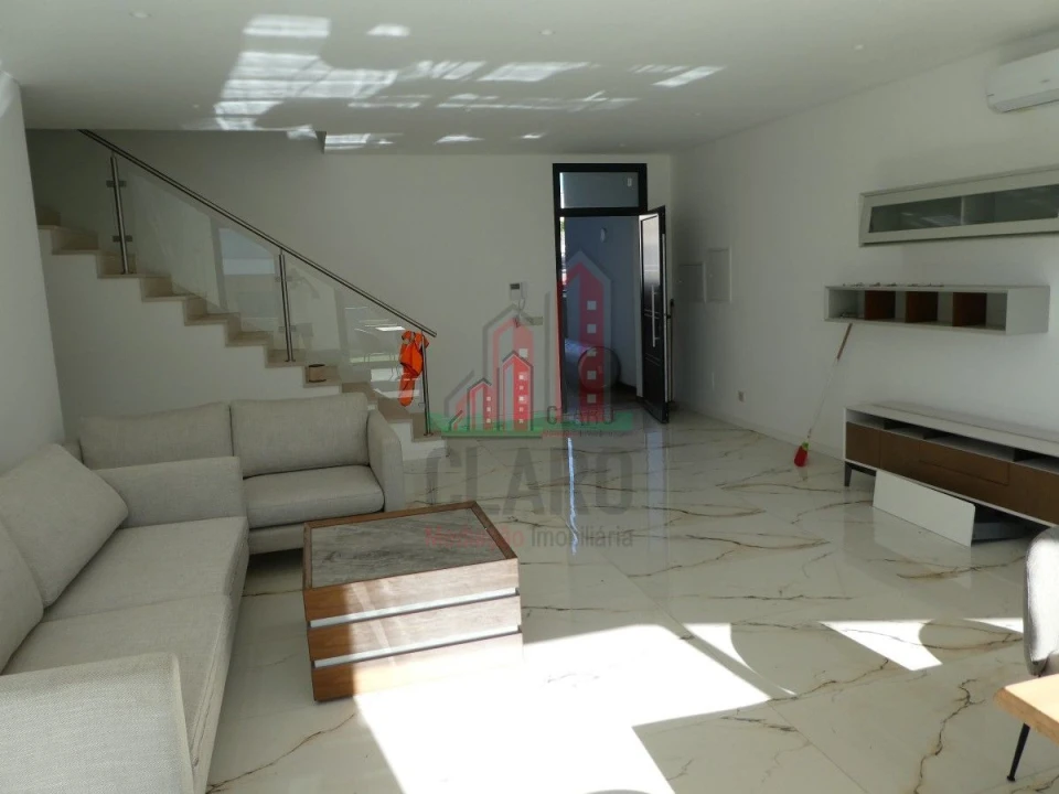 Moradia T4 para Venda em Albufeira e Olhos de Água Foto 12