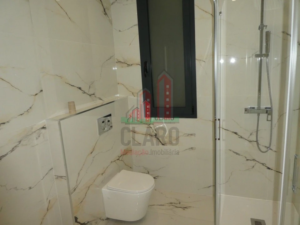 Moradia T4 para Venda em Albufeira e Olhos de Água Foto 34