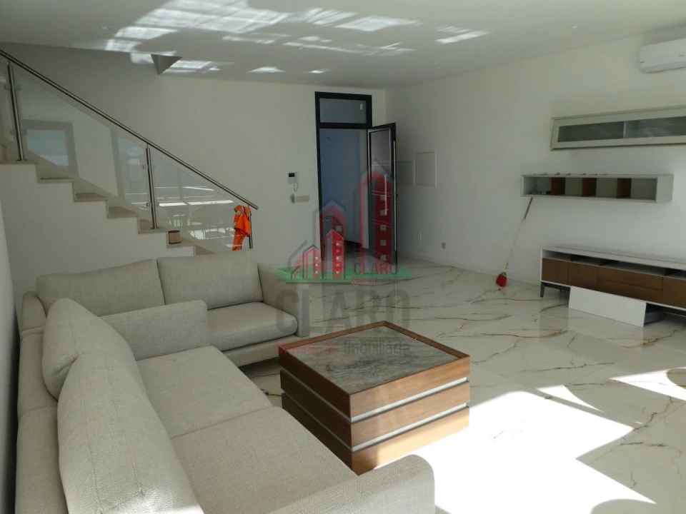 Moradia T4 para Venda em Albufeira e Olhos de Água Foto 13