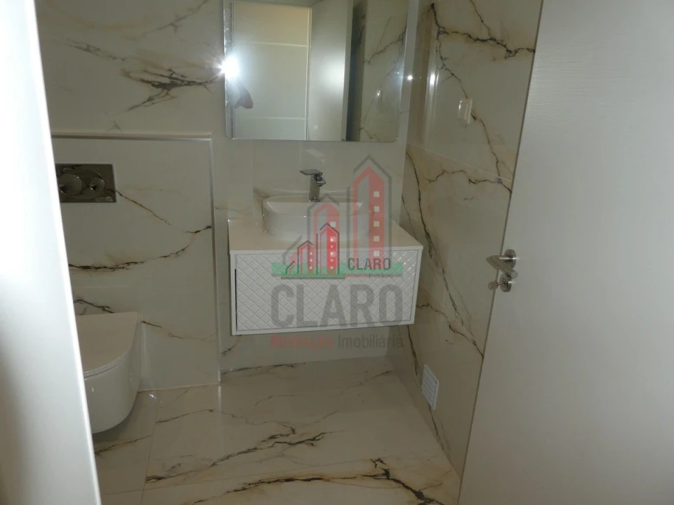 Moradia T4 para Venda em Albufeira e Olhos de Água Foto 38