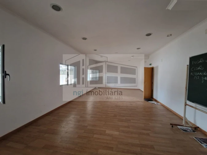 Loja para Venda em Salvaterra de Magos e Foros de Salvaterra Foto 40