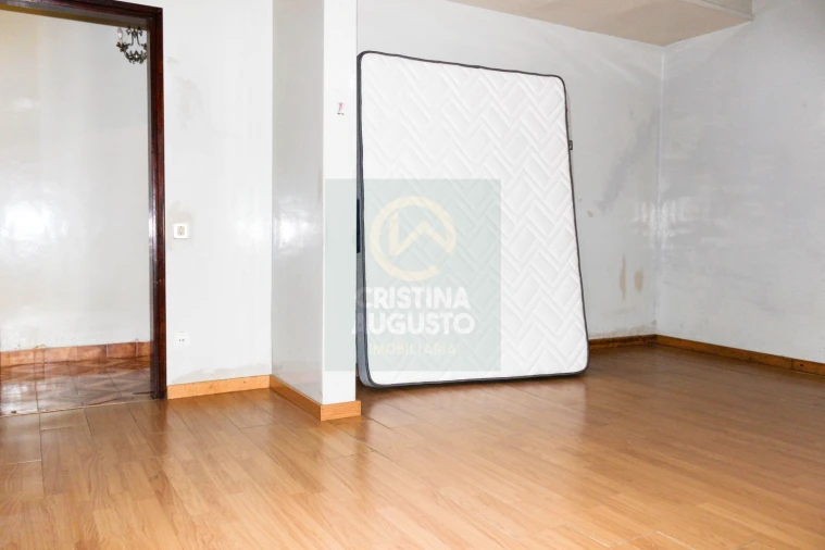 Moradia T5 para Venda em Alcains Foto 23