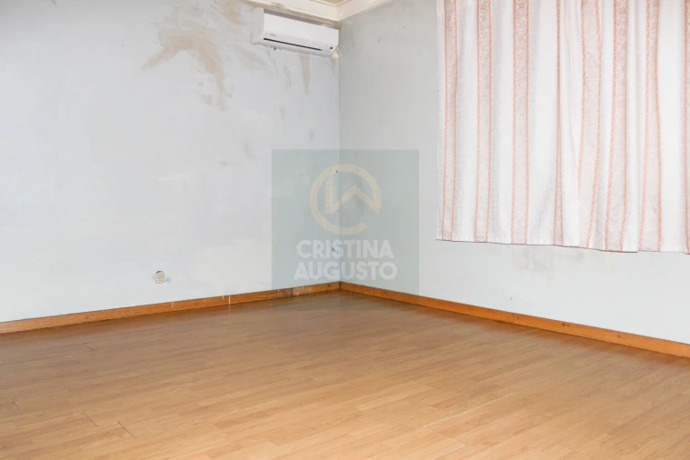 Moradia T5 para Venda em Alcains Foto 26