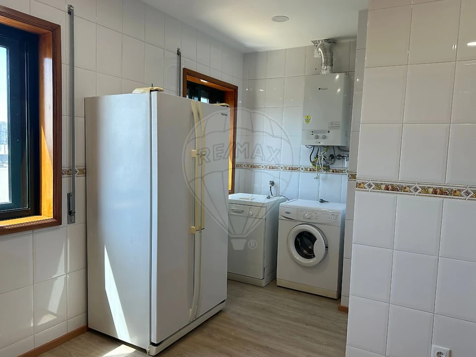 Apartamento T3 para Arrendamento em São Felix da Marinha Foto 7